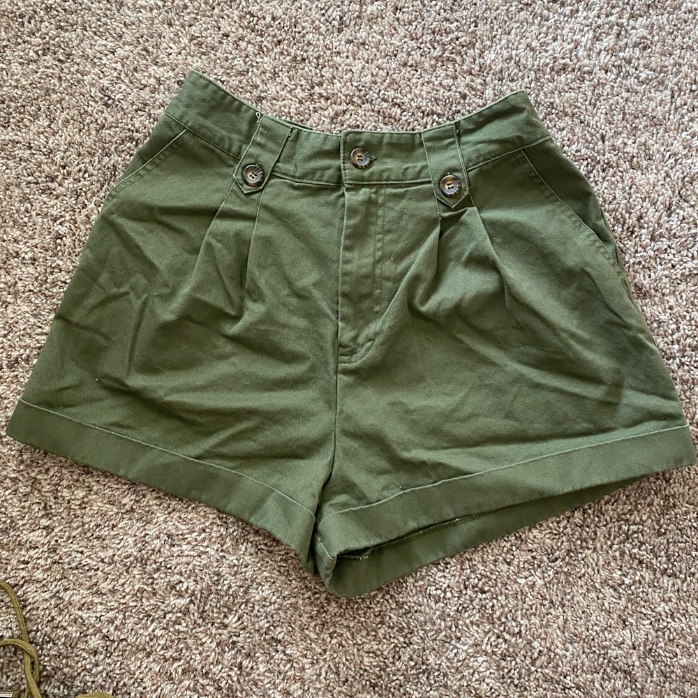 Olive Button Short